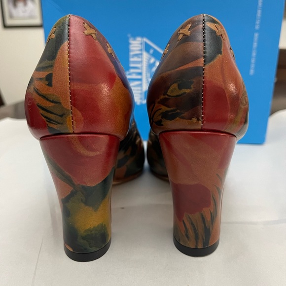 John Fluevog Daily Miracles: Fortune Floral - Picture 7 of 16